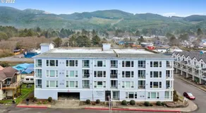 Rockaway oceanview condo,Steps to the beach & Downtown,W&D, WiFi - Image 5