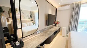 Gold Coast Sea View Apartments by Rentrooms - Image 2