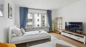 Große 80qm 3 Zimmer Wohnung, nahe Messe & Klinikum, 2x 55" Smart TV, Netflix, Keyless - Image 3