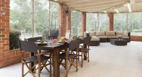 Amelia Rose Estate Heart of Lovedale Minutes to Wineries - Image 4