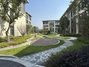 Yangzi Tianyue Hongshan Hotel - Image 4
