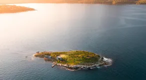 Picnic Island - Image 5