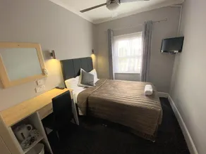 Lampton Guest House - Image 4