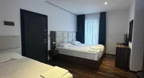 4 Stinët - Image 2