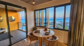 Penthouse-level Waterfront Apartment - Image 4