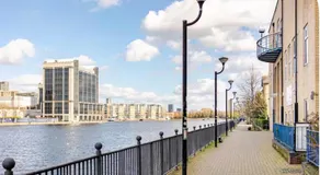 Beautiful View Apartment Near Canary Wharf - Image 4