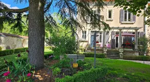 Chambres d'Hôtes de luxe Côté Parc-Côté Jardin avec parking privé gratuit - Image 5