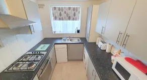 Wentworth Apartment with 2 bedrooms, Superfast Wi-Fi and Parking - Image 5