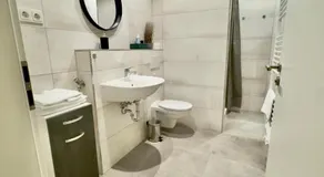 CLUBHAUS 6 - 4 Schlafzimmer, 2 Bäder & Netflix - Image 5