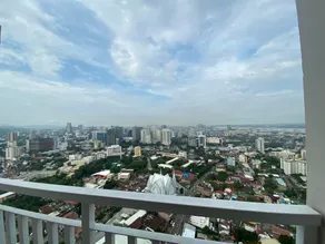 1 bedroom with balcony - Image 5