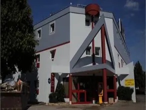 Welcomotel Les Mureaux - Image 4