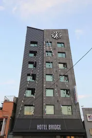 Hotel Bridge - Image 4