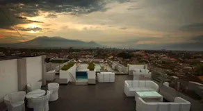 Ascent Hotel & Cafe Malang - Image 5