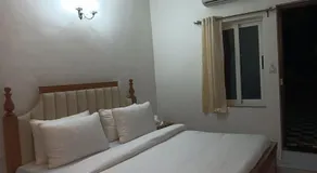 White Guest House - Image 5