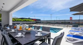 Holiday Villa MI - Image 5