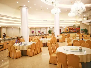 Qingdao Huaneng Hotel - Image 5