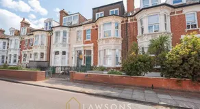 Cosy 2-Bed 1-Bath, Free Parking, Walk to Seafront - Image 5