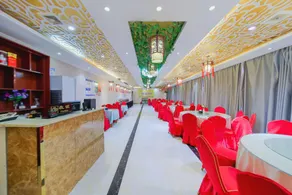 Oriental Bright Moon Holiday Hotel - Image 3