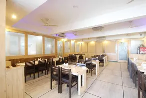 Hotel S.R Palace - Image 4