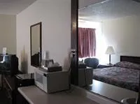 Roadstar Inn - Image 2