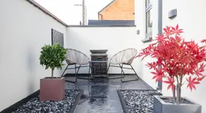 Luxury Cosy Garden Suite - Spa-Bath - Image 5