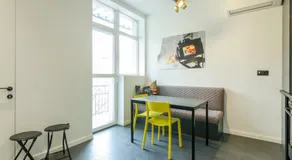 Viral 2 BR Photo Studio Loft - Image 5