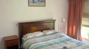 E Convenient, livable, and close to commercial districts近商圈电车大学便利别墅大床房 - Image 5