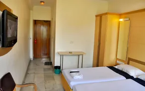 Nayagara Hotel - Image 2