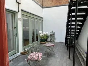 City apartment with courtyard at 11 Back Walk - Image 4