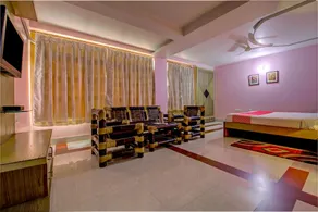 OYO 4730 Apartment Hotel Imperia Inn - Image 2