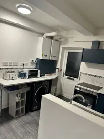 Room 5 NG3 2AZ - Image 4