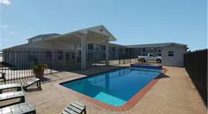 Summit Inn Hempstead - Image 3