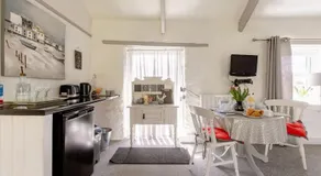 Chypons Farm Bed & Breakfast - Image 3