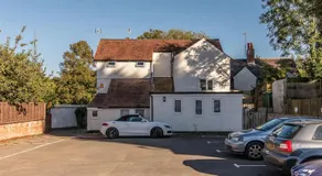 1Bed Contractor & Pilot flat - Parking & FAST WiFi - Image 3