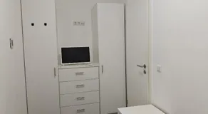 Spacious Worker Apartments with Rooftop Terrace - Up to 21 Guests - Image 5