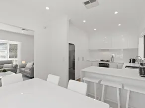 Quiet 2-Bed Retreat with Private Courtyard - Image 3