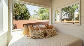 Stay Portland - Alberta Arts Haven - 2BR - 4 Guests - Walk to Eats - Image 2