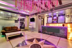 Hotel Cosmos - Image 3