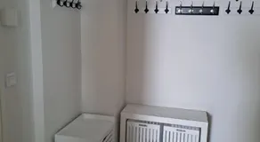 Bright and spacious studio in the vibrant city center - Image 4