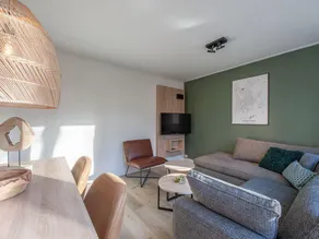 Restyled bungalow with fireplace in a carfree park - Image 3