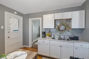 Modern 1BR Near Syracuse U, Zoo & Dome, Fast WiFi - Image 4