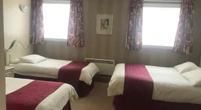 Empire Travel Lodge - Image 3