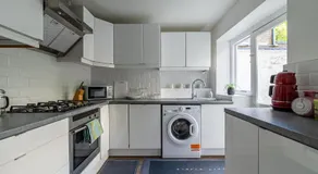 Specious Bright Flat with Garden in Central London - Image 5