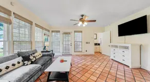Group Getaway in a Grand Historic Home 15 minutes to Fort Benning Sleeps 10 - Image 2