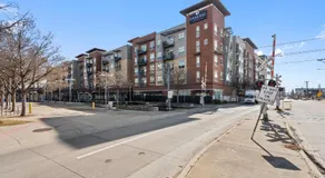Modern Loft City View - Image 5