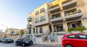 Cosy, fully equipped 1BR home with Private Balcony by 360 Estates - Image 4
