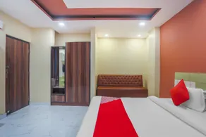 OYO 72245 Hotel Greatwall - Image 3
