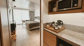 Nuit Hotel - Image 2
