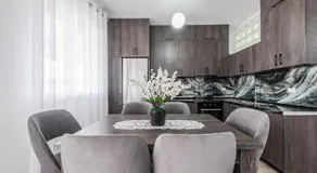 City Escape Apartment by PikHost - Image 3
