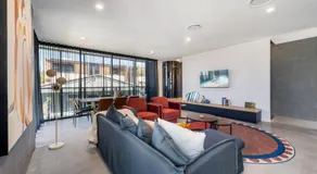 The Smith Luxurious brand new 3 bedroom townhouse by the beach - Image 4
